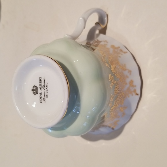 VINTAGE TEA CUP AND SAUCE - Picture 7 of 12